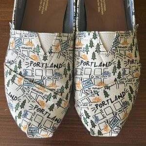 TOMS Portland (Oregon) Shoes
